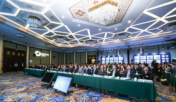 征途国际官网获评“2018年度固废行业最具影响力企业”，，，，，，党委书记、总裁乔德卫出席固废战略论坛并揭晓主旨演讲